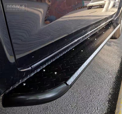 Q235 Steel Nissan Navara NP300 Side Steps Board With Brush
