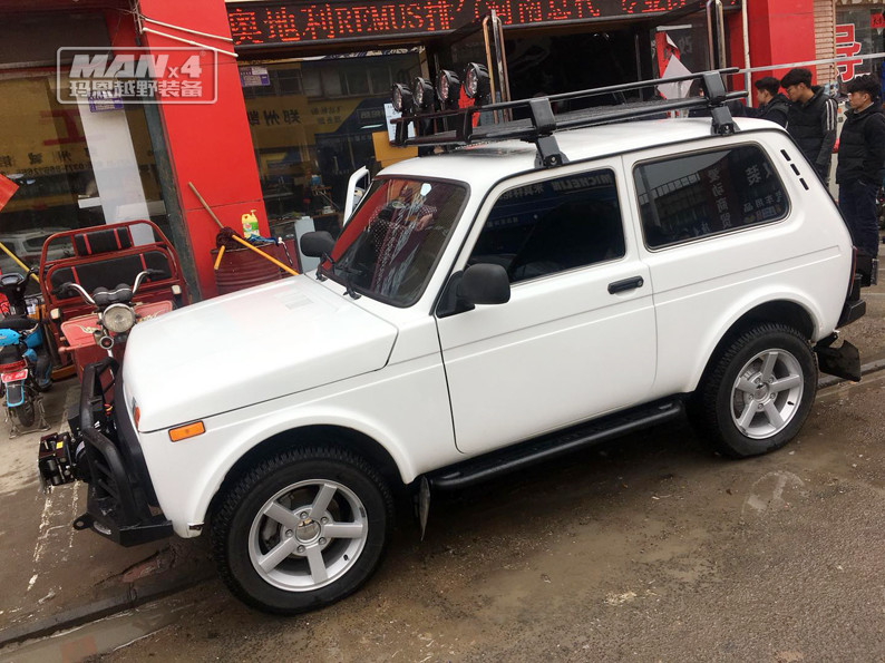 OEM ODM 4x4 Side Steps Heavy Duty Truck Running Boards For LADA 2000