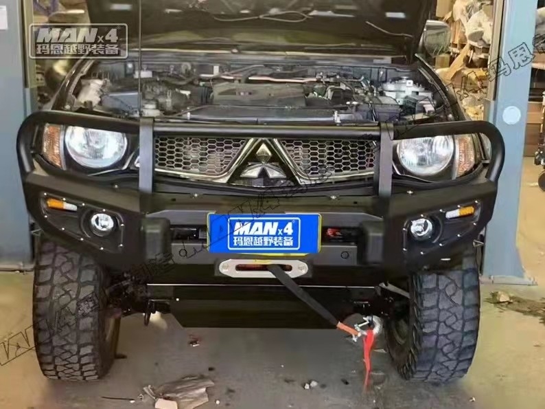 Heavy Duty 2015-2018 Mitsubishi Triton Nudge Bar Replacement